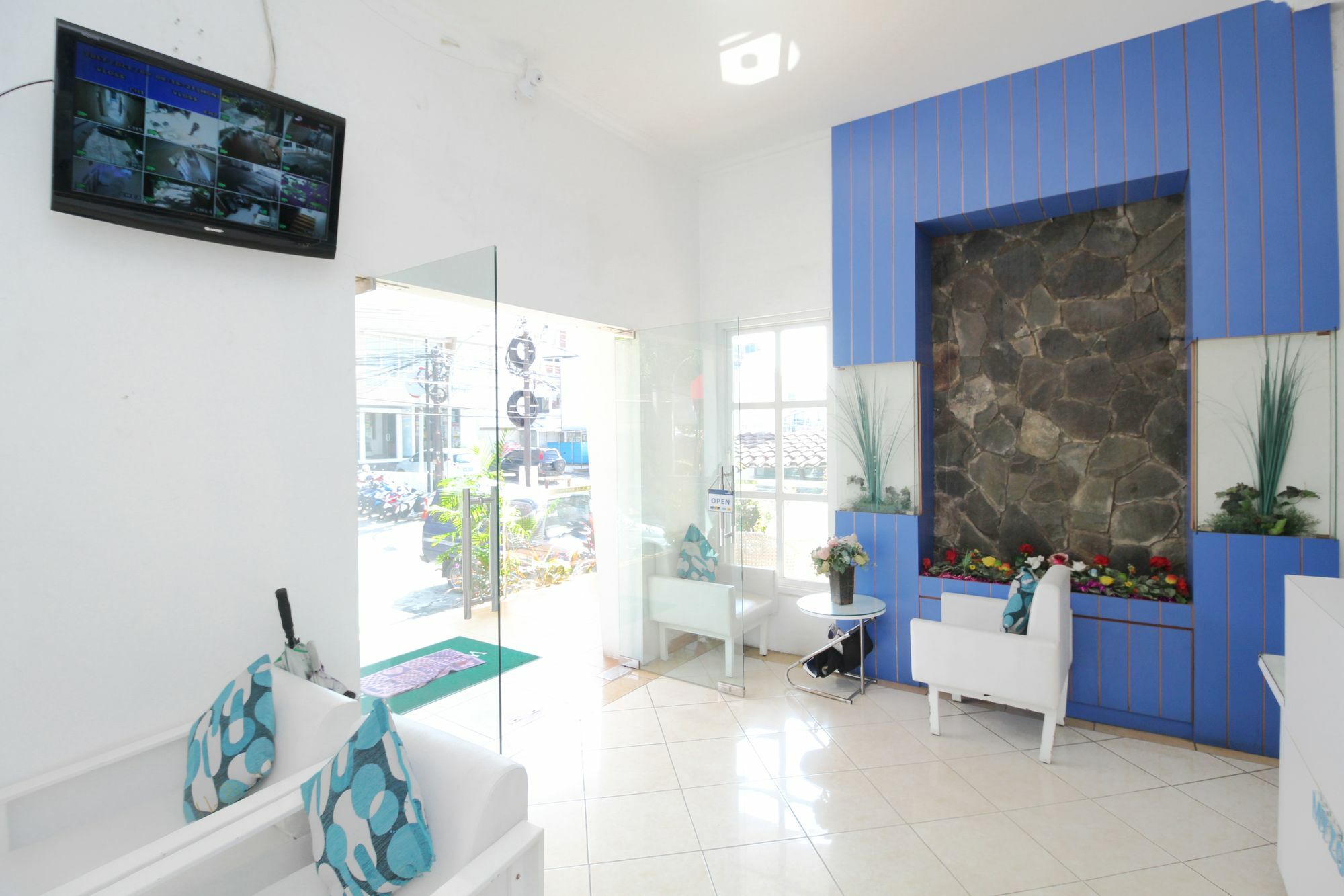 Myzone Homtel Hotel Semarang Exterior photo
